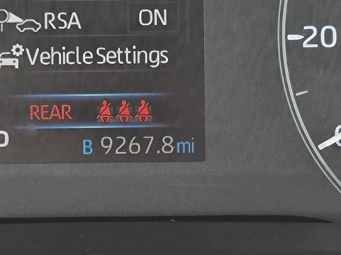 Used 2024 Toyota Corolla LE FWD image 31