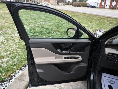 Used 2022 Lincoln Corsair Reserve w/ Equipment Group 201A image 25