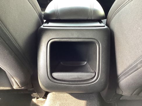 Used 2015 Chrysler 200 Limited w/ Convenience Group FWD image 8