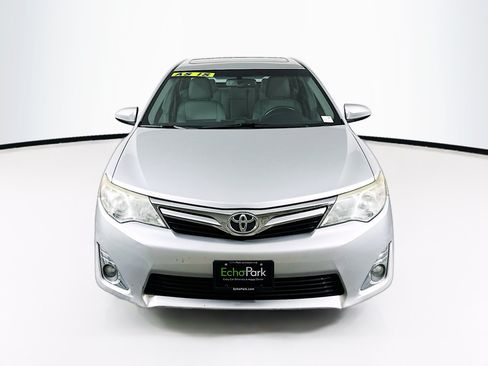 Used 2012 Toyota Camry XLE w/ Leather Pkg FWD image 2