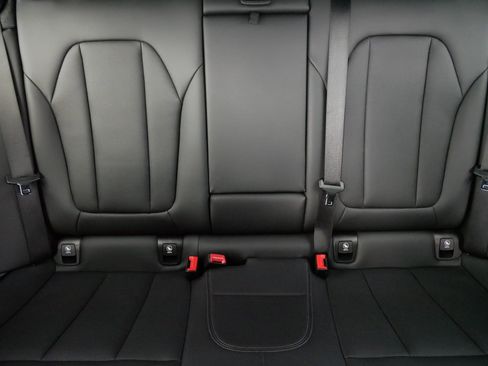 Used 2023 BMW X4 xDrive30i w/ Convenience Package image 15