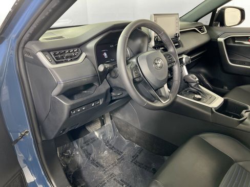 Used 2022 Toyota RAV4 XSE w/ XSE Grade Weather Package AWD/4WD image 9
