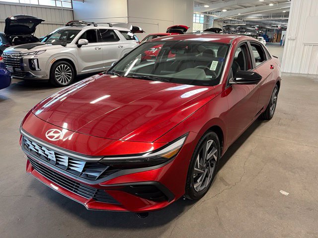 Used 2025 Hyundai Elantra SEL FWD image 7