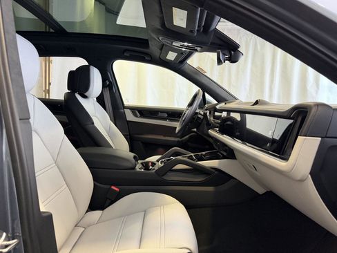 New 2026 Porsche Cayenne Turbo image 16