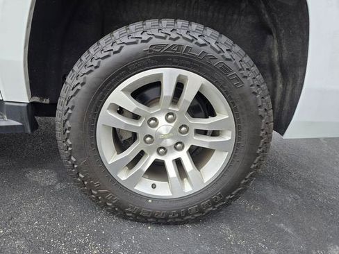 Used 2017 Chevrolet Suburban LS AWD/4WD image 13