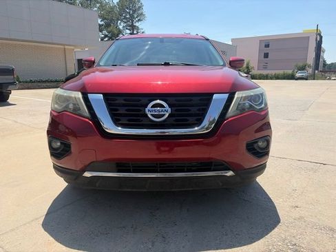 Used 2017 Nissan Pathfinder SV FWD image 3