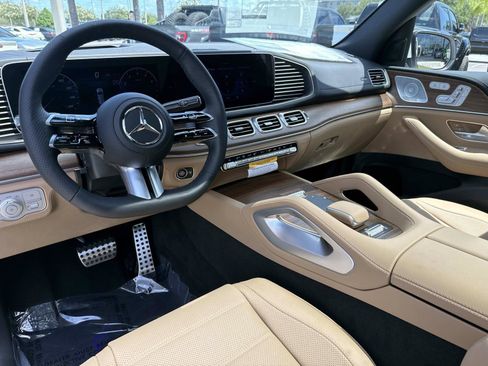 New 2026 Mercedes-Benz GLS 580 4MATIC image 17