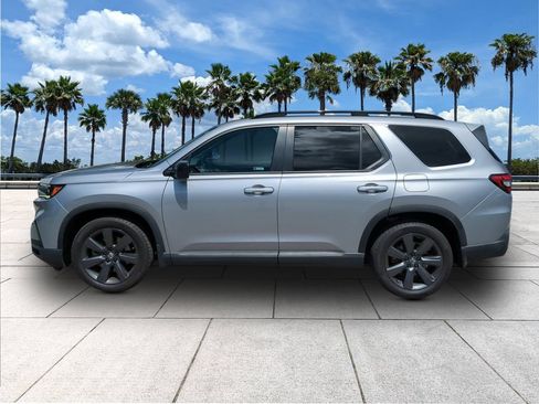 Used 2025 Honda Pilot Sport image 6