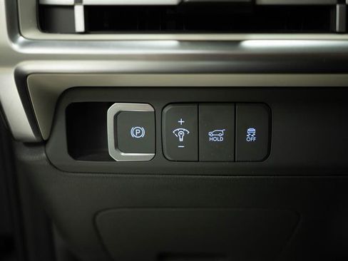 Used 2025 Hyundai Santa Fe SEL FWD image 31