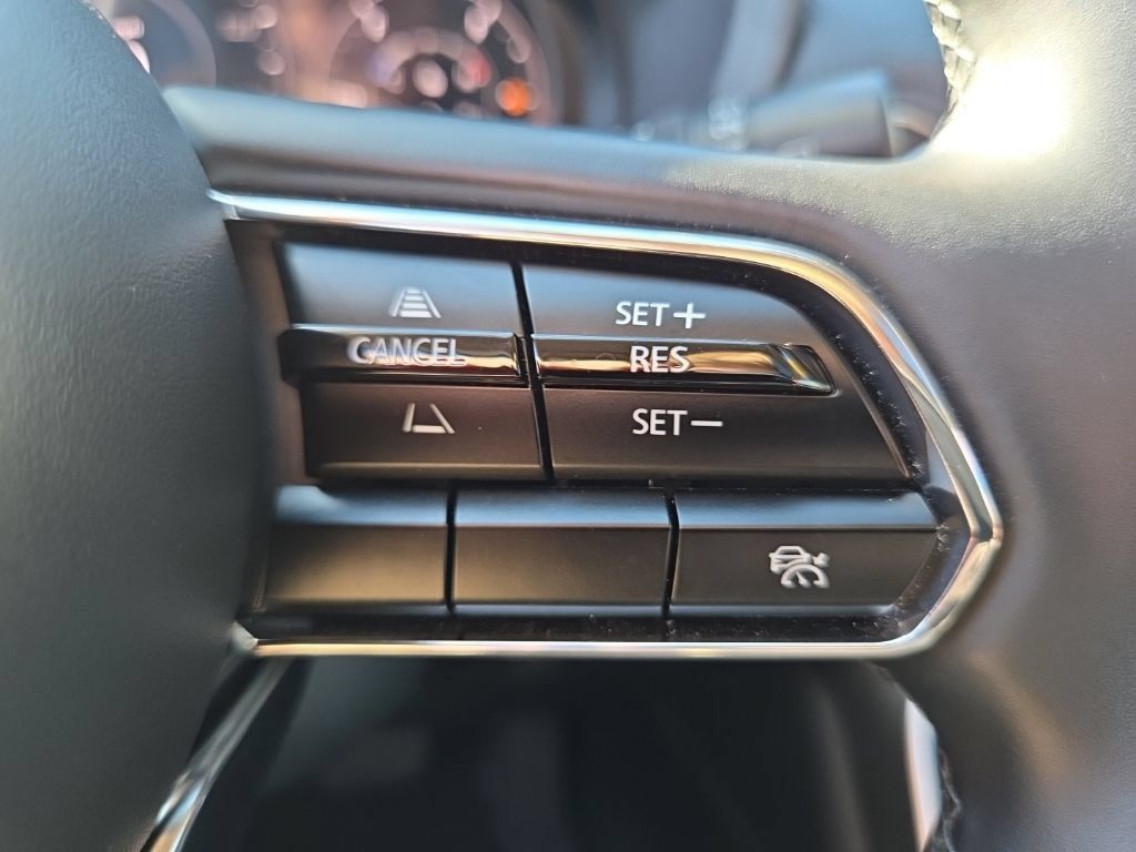 Used 2025 MAZDA CX-90 Plug-In Hybrid w/ Preferred AWD/4WD image 35