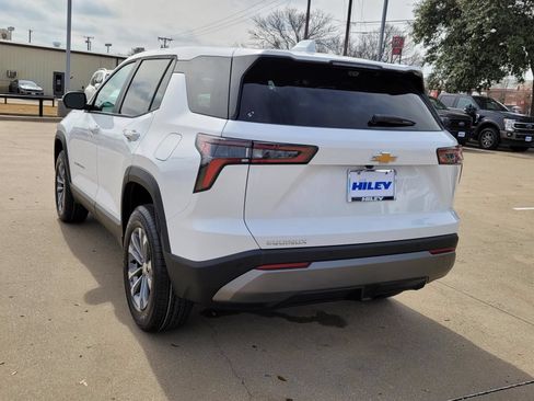 New 2026 Chevrolet Equinox LT w/ Convenience Package II FWD image 3