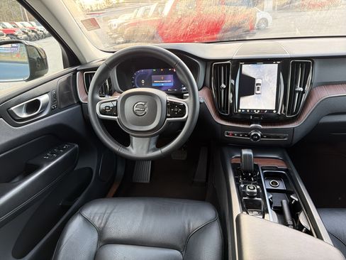 Used 2024 Volvo XC60 B5 Plus image 25