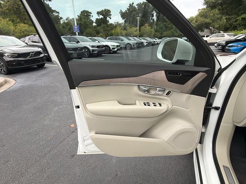 Used 2023 Volvo XC90 B6 Plus w/ Protection Package Premier AWD/4WD image 60