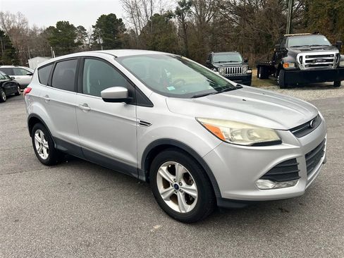 Used 2014 Ford Escape SE image 4
