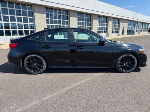 Used 2023 Honda Civic Sport image 4