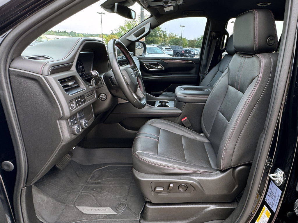 Used 2023 Chevrolet Suburban RST w/ Luxury Package AWD/4WD image 22
