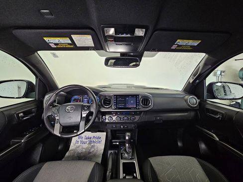 Used 2020 Toyota Tacoma TRD Sport AWD/4WD image 11