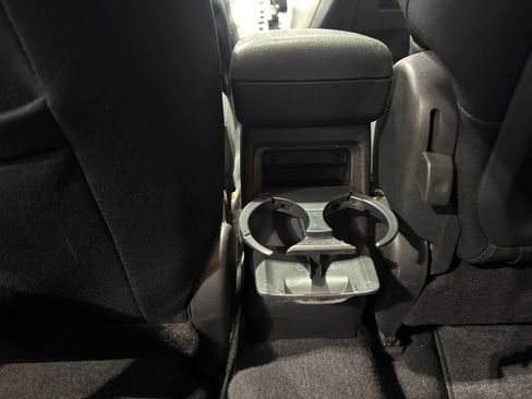 Used 2010 Pontiac Vibe AWD w/ Sun And Sound Package image 97