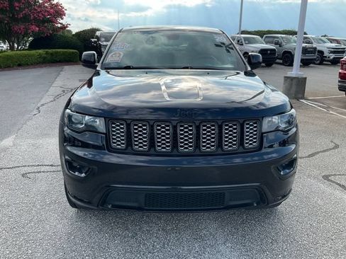 Used 2020 Jeep Grand Cherokee Altitude RWD image 2