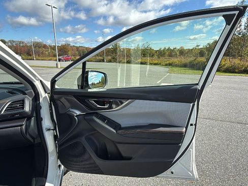 Used 2019 Subaru Crosstrek 2.0i Limited w/ Moonroof Package image 17