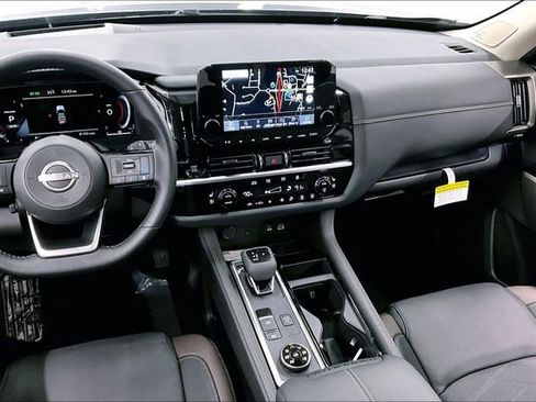 New 2025 Nissan Pathfinder Platinum w/ Lighting Package (N93) image 8