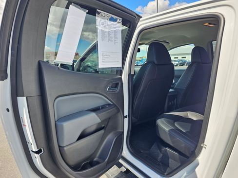 Used 2019 Chevrolet Colorado Z71 AWD/4WD image 16