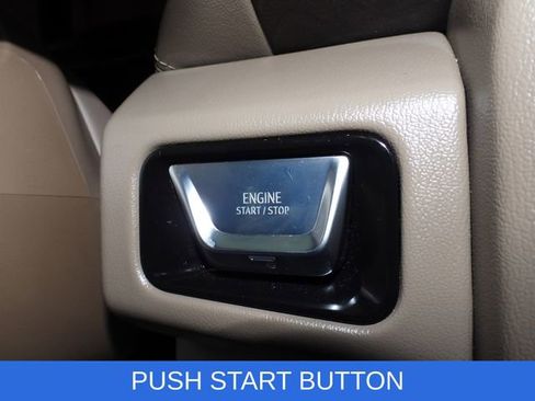 Used 2025 GMC Yukon Denali AWD/4WD image 4