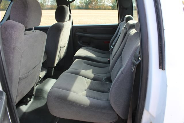 Used 2006 Chevrolet Silverado 2500 W/T w/ Heavy-Duty Power Package AWD/4WD image 19