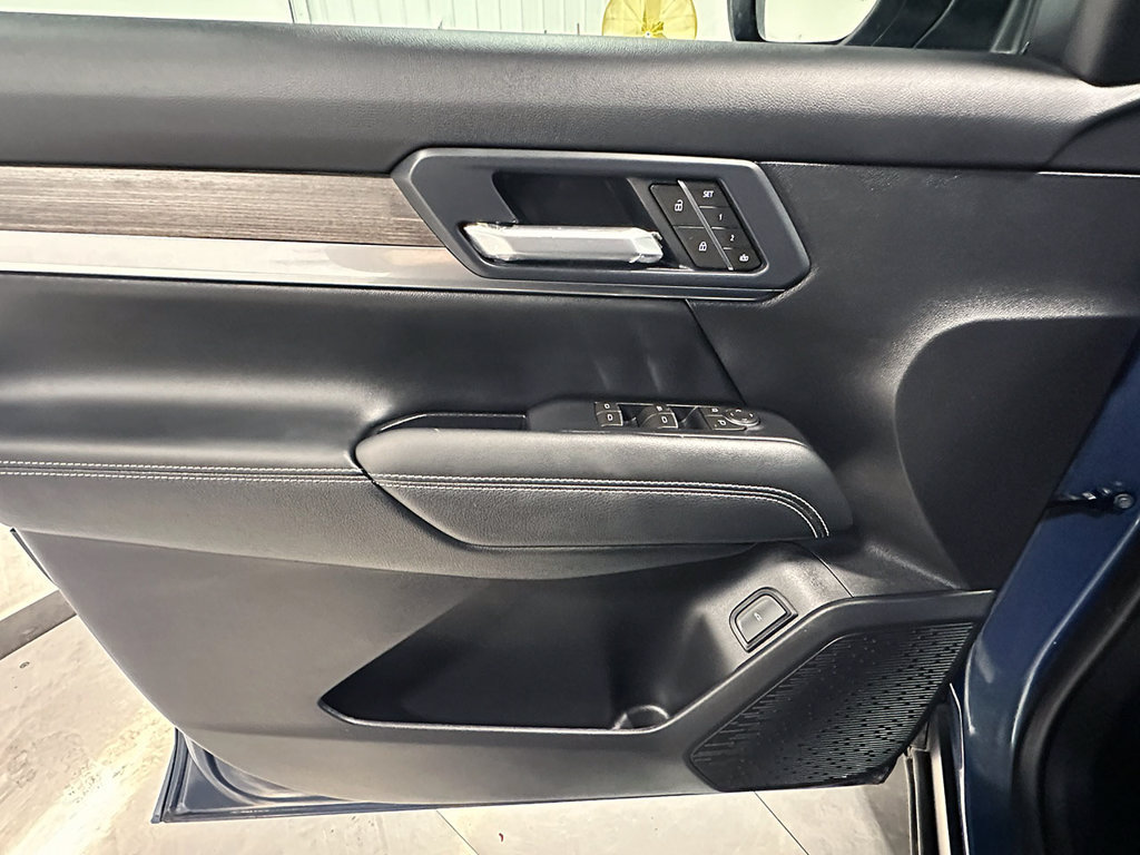 Used 2026 GMC Terrain Denali AWD/4WD image 24