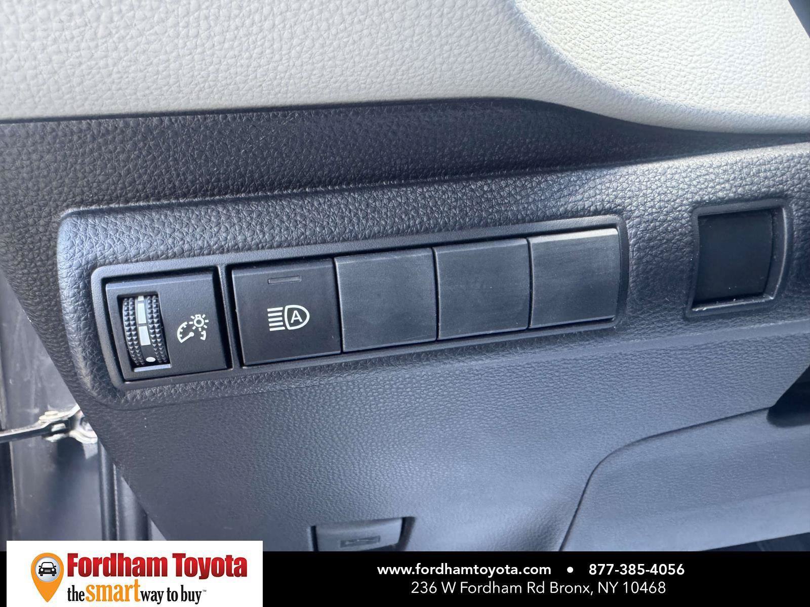 Used 2023 Toyota Corolla LE FWD image 18