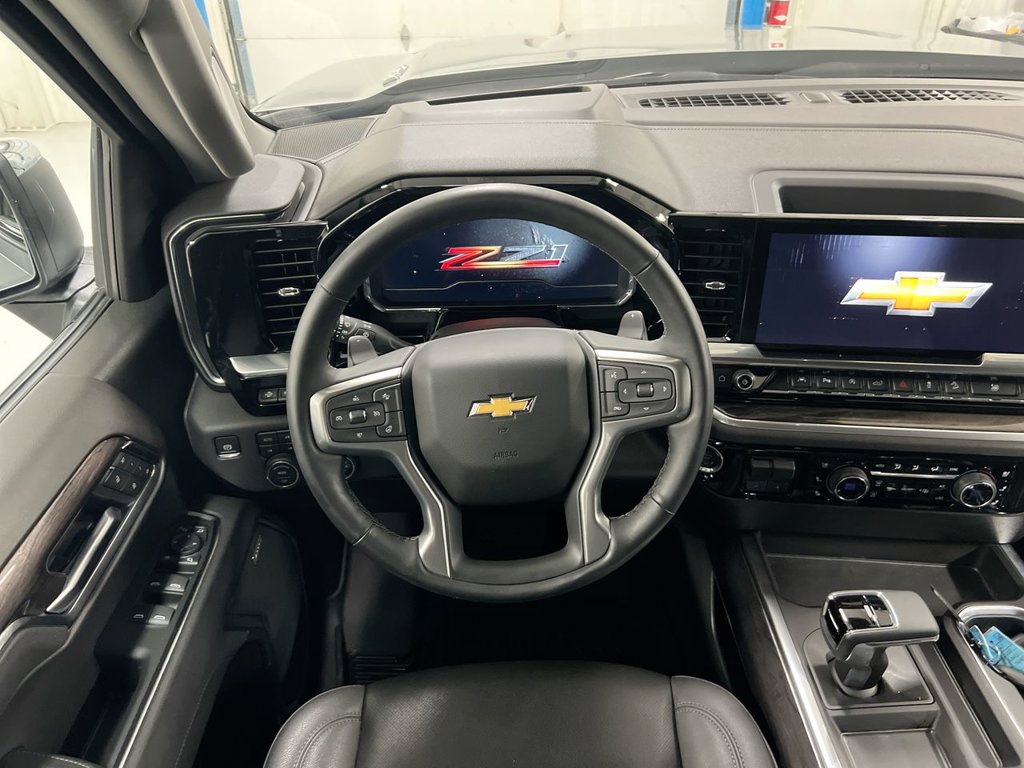 Used 2025 Chevrolet Silverado 1500 LTZ w/ Technology Package AWD/4WD image 11