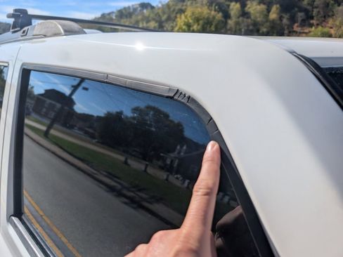 Used 2010 Jeep Commander Sport w/ Sun/Sound Group image 25