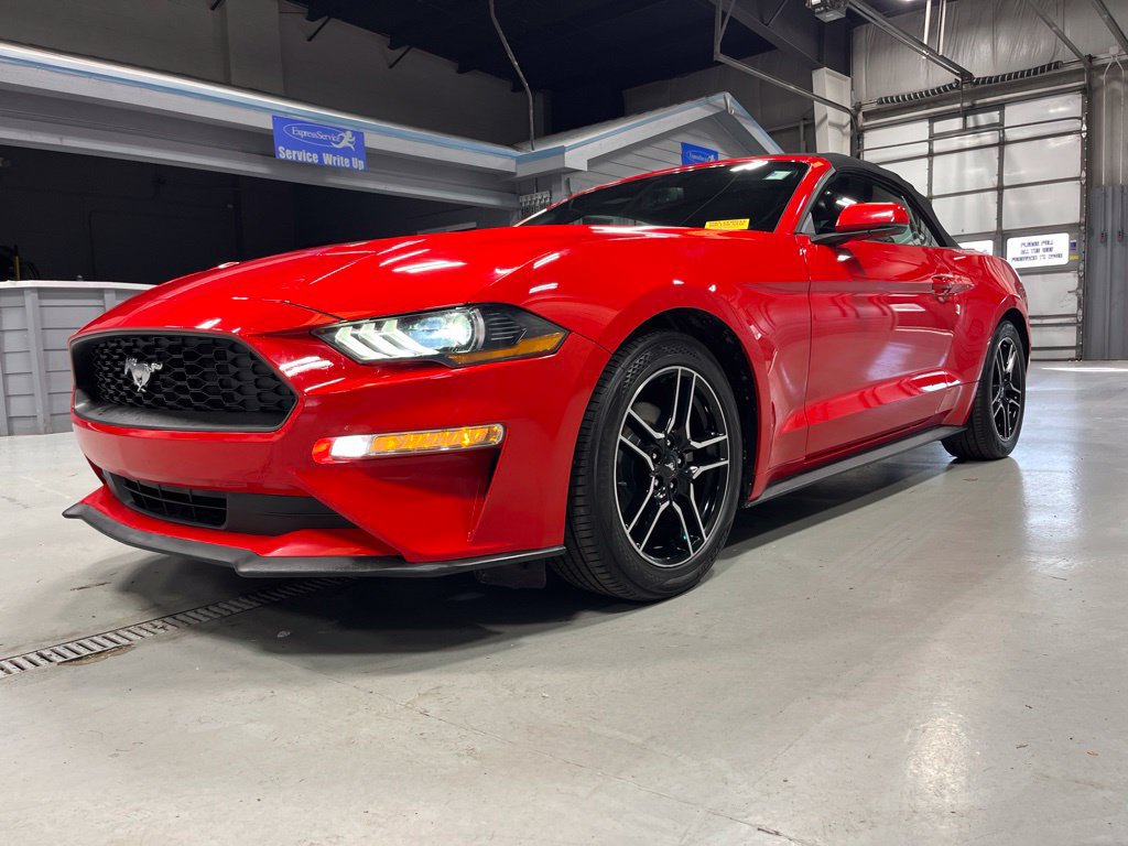 Used 2018 Ford Mustang Premium RWD image 3