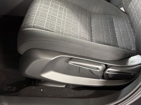 New 2026 Honda HR-V LX image 14