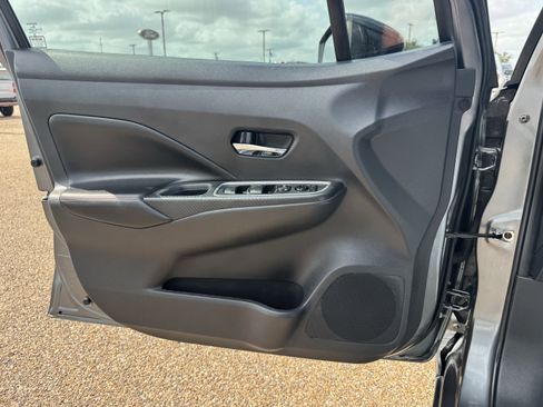 Used 2025 Nissan Versa SR w/ Trunk Package FWD image 19