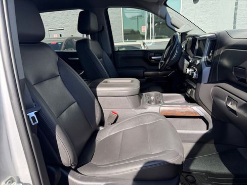 Used 2021 GMC Sierra 1500 SLT AWD/4WD image 32