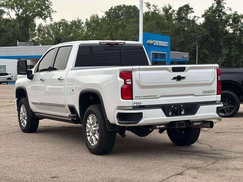 Used 2024 Chevrolet Silverado 3500 High Country w/ High Country Premium Package AWD/4WD image 2