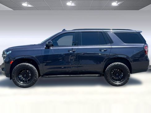 Used 2022 Chevrolet Tahoe RST w/ Luxury Package AWD/4WD image 2