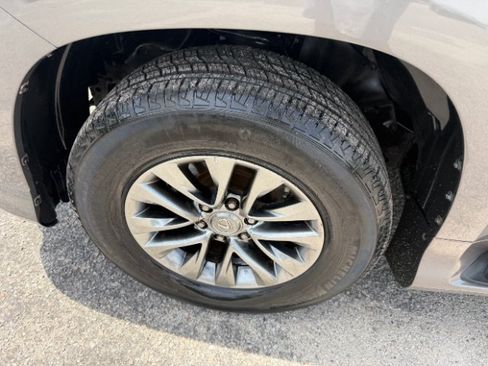 Used 2014 Lexus GX 460 Luxury w/ Driver Support Package AWD/4WD image 14