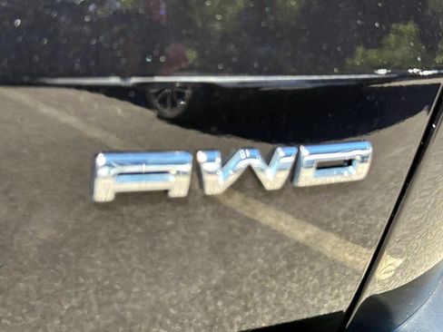 Used 2022 Ford Escape Titanium image 14