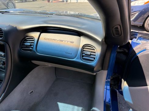 Used 2002 Chevrolet Corvette Coupe w/ Preferred Equipment Group2 RWD image 20