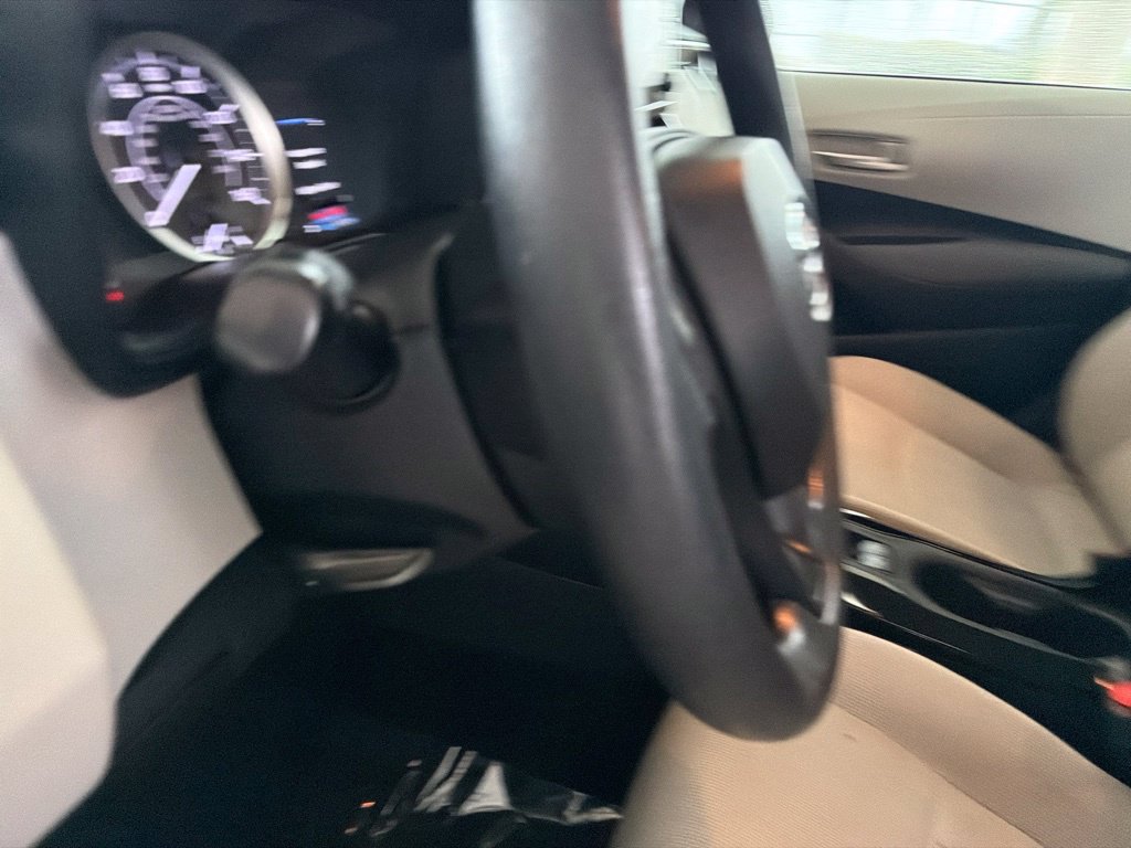 Used 2021 Toyota Corolla LE w/ Carpet Mat Package (TMS) FWD image 32