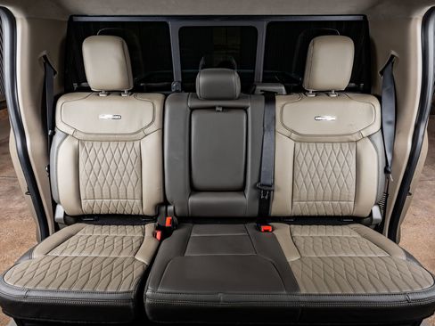 Used 2026 Ford F250 Platinum w/ Platinum Plus Package image 35