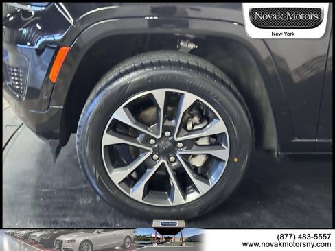 Used 2023 Jeep Grand Cherokee Overland AWD/4WD image 5