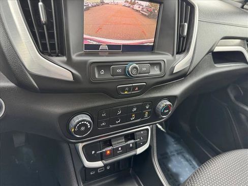 Used 2024 GMC Terrain SLE AWD/4WD image 15