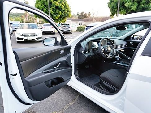 New 2026 Hyundai Elantra SE image 37