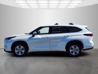 Used 2021 Toyota Highlander LE