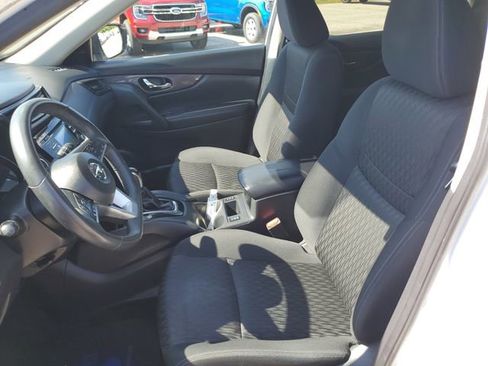 Used 2017 Nissan Rogue SV FWD image 23