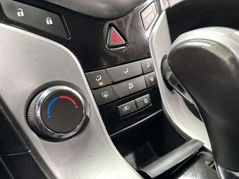 Used 2012 Chevrolet Cruze LT w/ RS Package image 25