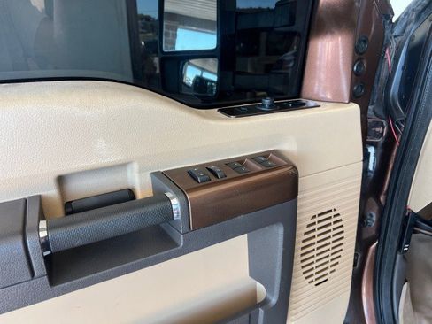 Used 2011 Ford F350 Lariat w/ Lariat Interior Pkg image 24